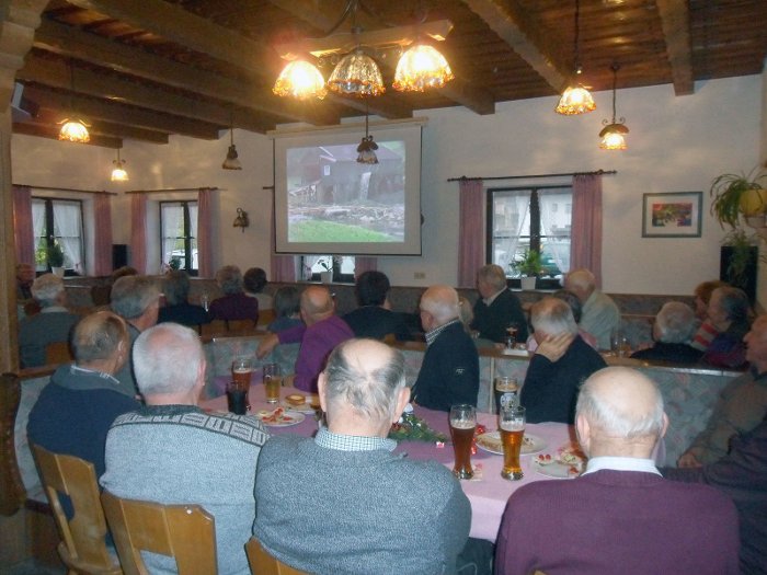 images/Willkommen/Bereich_Verein/chronik/hochwasser%201991.jpg#joomlaImage://local-images/Willkommen/Bereich_Verein/chronik/hochwasser 1991.jpg?width=700&height=525
